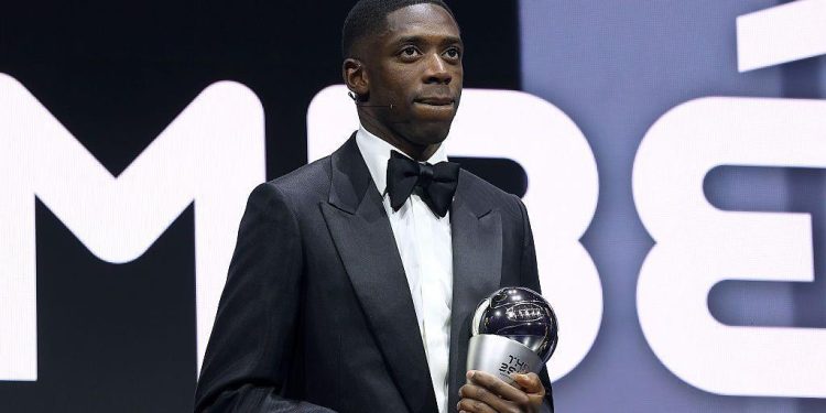 Ousmane Dembélé, më i miri në botë/ Francezi rrëmben çmimin e FIFA-s