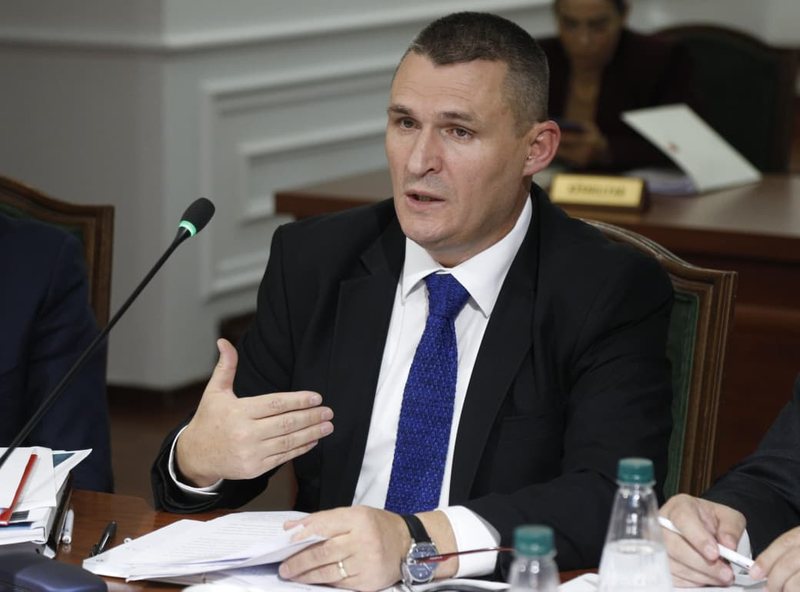 Drejtësia  a mundet që ky pushtet i fortë të kushtëzojë politikën 