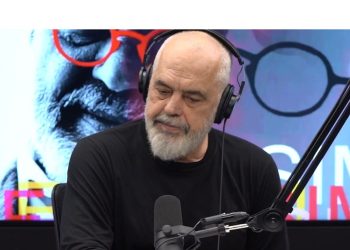 “Ca trimosha të BKH-së erdhën te Kryeministria…”/ Rama: Nuk donin të linin “patllaken” tek dera sipas rregullores