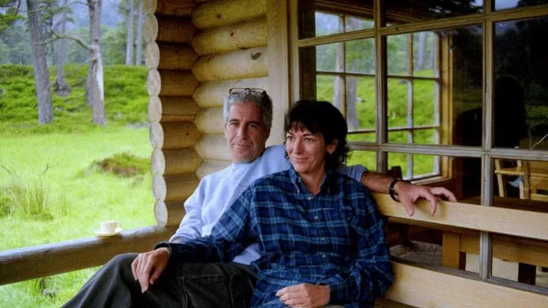 Si Jeffrey Epstein u pasurua përmes seksit  mashtrimit e pabesisë
