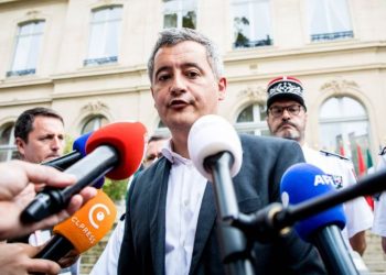 I vendosur ministri francez, propozon dënim me 1 vit burg për këdo që sulmon qeverinë