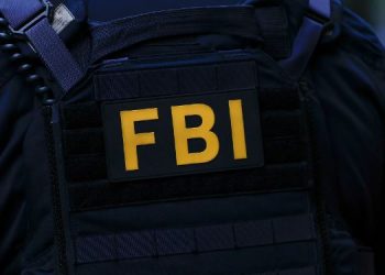 Dyshohet se do të organizonin sulme terroriste në Los Angeles për Vitin e Ri, arrestohen 5 anëtarë të një grupi radikal