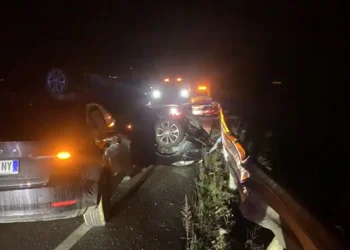 Aksident i rëndë në Zall-Bastar, 4 të plagosur nga përplasja e dy makinave