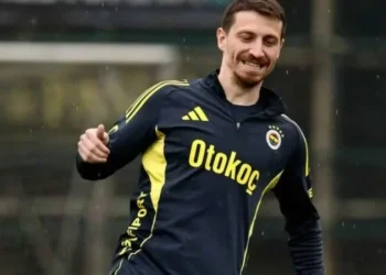 “Tronditet” futbolli turk nga skandali i basteve, arrestohen lojtarë të Fenerbahçe dhe Gallatasarai
