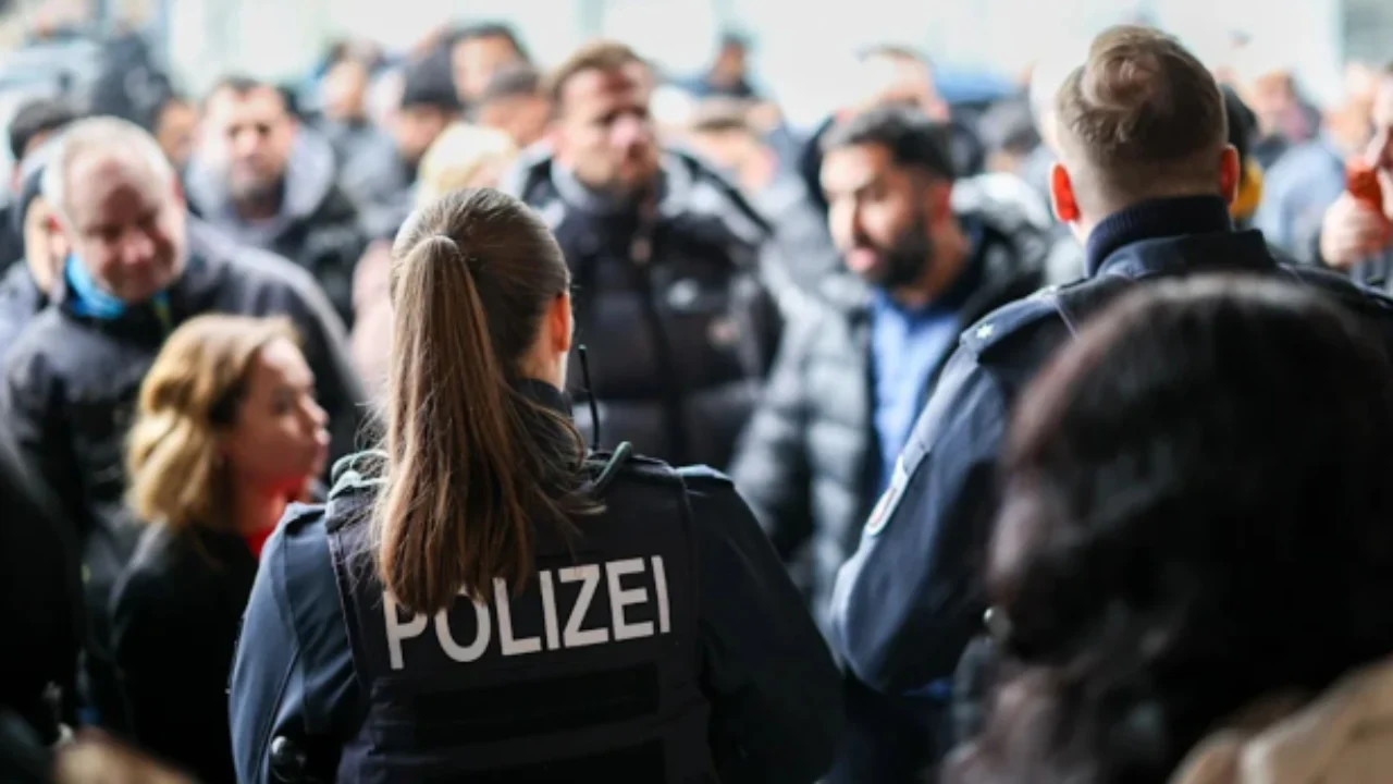  Vjedhje si në filma   Grabiten 30 milionë euro dhe mijëra bizhuteri ari në një bankë  Zbulohet skema që ndoqën hajdutët dhe  