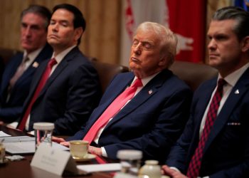 VIDEO- Donald Trump përgjumet sërish gjatë raportimit të ministrave në mbledhjen e kabinetit