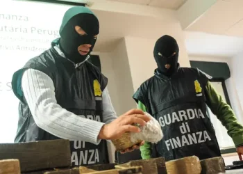 Të maskuar si korrierë, shkatërrohet banda italo-shqiptare e trafikut të drogës mes Firences dhe Sienës