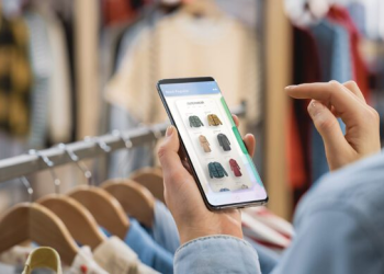 Shqiptarët rekord me përdorimin e internetit, por të fundit në Europë për blerje online