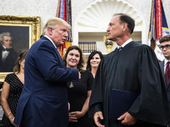 Gjykatësi i Gjykatës së Lartë të SHBA paralajmëron për përplasje mes presidentit  Kongresit dhe gjykatave