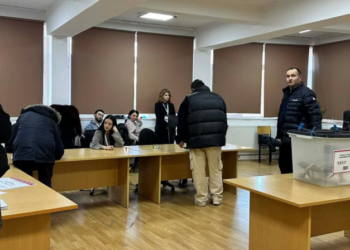 Kosova voton për të dalë nga ‘bllokada’, deri tani pa probleme serioze