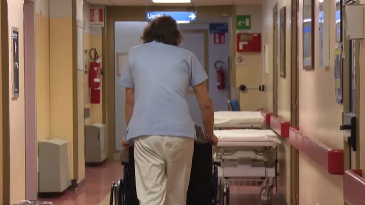 Tragjedi në familje  nënë e bijë humbin jetën nga helmimi gjatë darkës së Krishtlindjes  Nën hetim disa persona përfshirë edhe mjekët