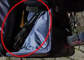 Transportonte kallashnikov dhe municion brenda një valixheje, arrestohet pranë terminalit të autobusëve 24-vjeçari!