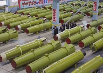 Kim Jong Un urdhëron rritjen e prodhimit të raketave në 2026! Për çfarë përgatitet Koreja komuniste?
