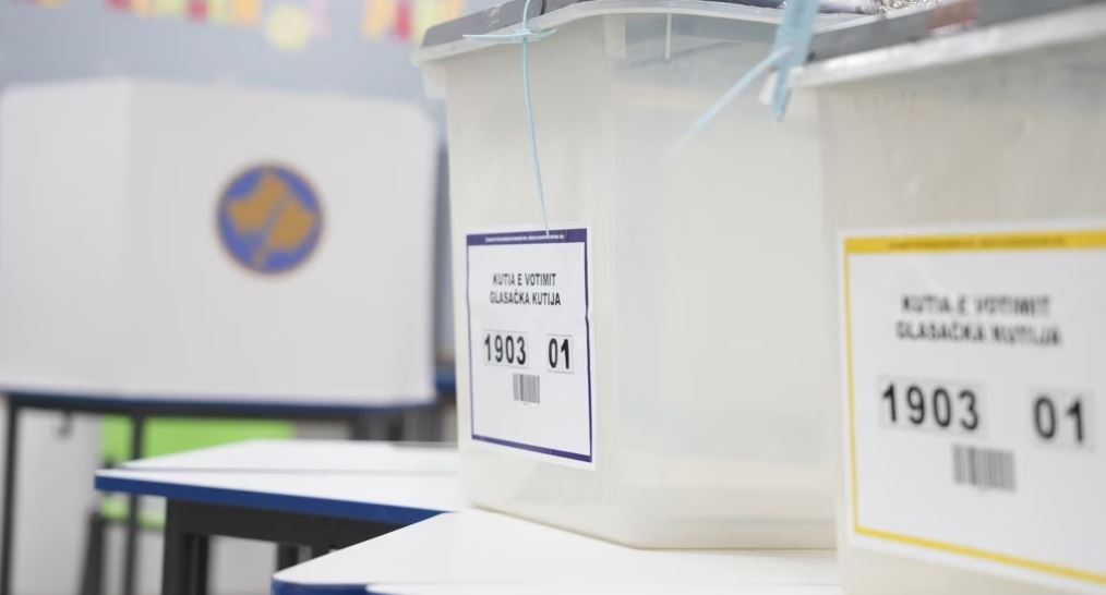 Zgjedhjet në Kosovë  ja sa është pjesëmarrja deri në orën 15 00 sipas të dhënave nga Komisioni Qendror i Zgjedhjeve