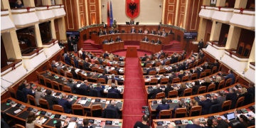 Sot seanca e fundit e sesionit parlamentar/ Betohet Avokati i Popullit, çështjet e tjera në rend dite