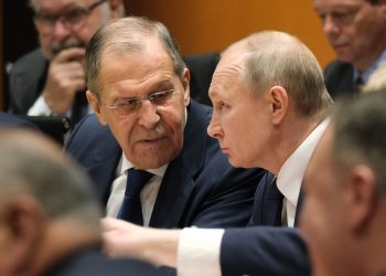 “Europa po mpreh shpatat për luftë”, Lavrov: Asnjë dallim me amerikanët, Trump do paqen