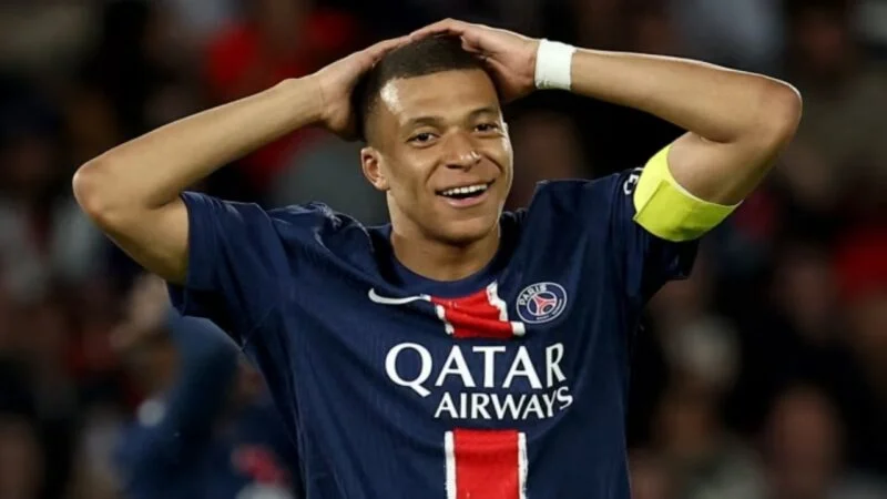 Kylian Mbappe fiton gjyqin me PSG në  Gjykata detyron skuadrën t i paguajë 60 milionë euro lojtarit