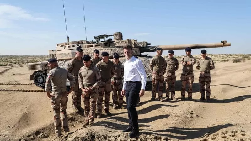 BE i jep dritën jeshile Macron it  Është mirë të flitet me Kremlinin