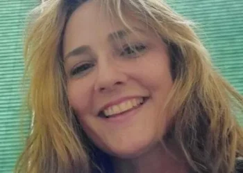 30 vjet më vonë, zëri i gruas që paralajmëroi skandalin Epstein del në dritë