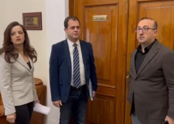 Imuniteti i Ballukut/ PD kërkoi mbledhjen e “Mandateve” por Kuvendi mbyll dyert! Gjekmarkaj: Nuk është bunkeri personal i Peleshit, po mbrojnë..