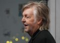 Paul McCartney kundër vendimit të BE: Lërini termat ‘hamburger’ dhe ‘salçiçe’ për ushqimet vegjetariane