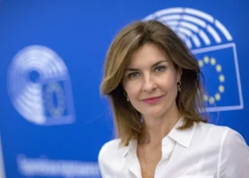 Parlamenti Europian i heq imunitetin eurodeputetes italiane/ Shkak hetimi i njohur “Qatargate”