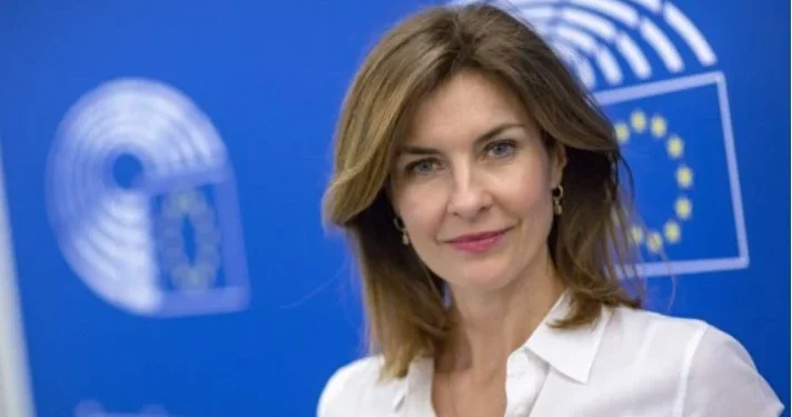 Parlamenti Europian i heq imunitetin eurodeputetes italiane/ Shkak hetimi i njohur “Qatargate”