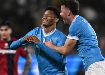 Neres fundos Bolonjën në finale, Napoli fiton Superkupën