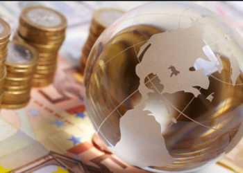 Emigrantët dhe ata që punojnë përkohësisht jashtë dërguan 2.1 miliardë euro në Shqipëri më 2024