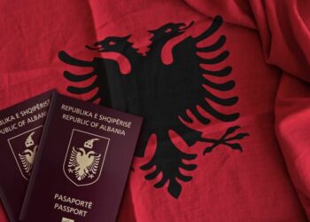 Mundësi udhëtimi në 122 vende/ Rritet fuqia e pasaportës shqiptare! Renditet në vendin e 46-të në botë