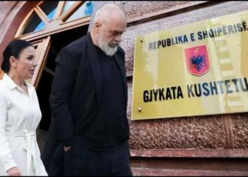 “Nuk fillojnë dot fluturimet Shqipëri-Kanada prej pezullimit të Ballukut”/ Reagimi i Ramës: Një tjetër arsye pse i jam drejtuar GJK