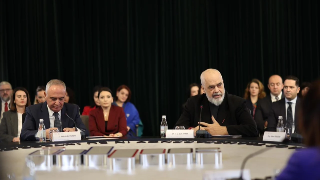 Replikat   Gjoba për ministrat që s japin informacion   Komisioneri Dervishi  Nuk është zgjidhje  Rama  Sanksionet  janë aty për tu zbatuar