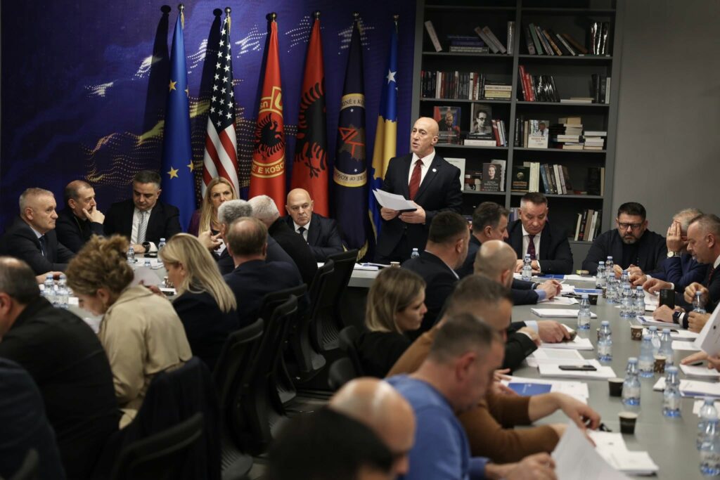 Zgjedhjet e parakohshme në Kosovë  AAK nominon Ramush Haradinajn kandidat për kryeministër