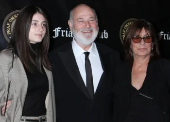Regjisori i Hollywood dhe e shoqja u vranë nga djali i tyre në banesën luksoze, reagon vajza e Rob Reiner: Jam e shokuar! Familja ime…