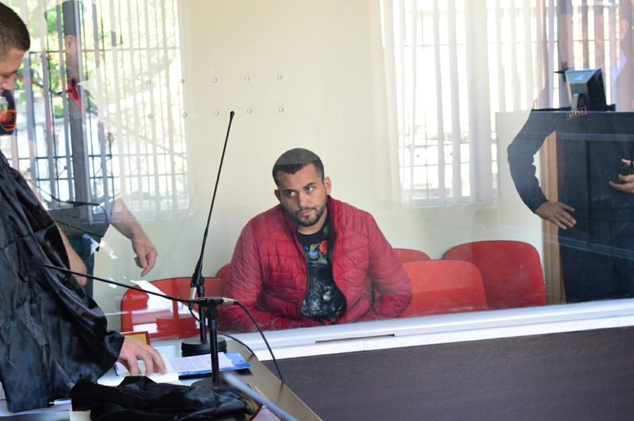 Goditja e grupit kriminal ku u arrestua djali i ish deputetit të PS  SPAK  10 të arrestuar e 4 në kërkim  Sekuestrohen 