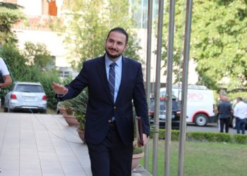 Përplasjet dhe përçarjet brenda PD po thellohen?! Anëtarëve të PD në Elbasan u kërkohet të bojkotojnë takimin e Salianjit: E organizon Suel Çela