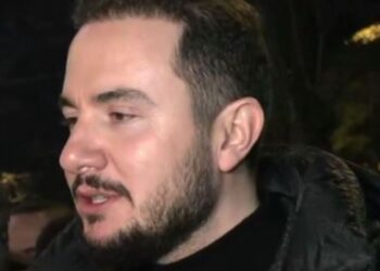 “Nuk më përjashton dot njeri”, Salianji: Sot jam këtu për protestë, por do të vazhdoj foltoret e mia
