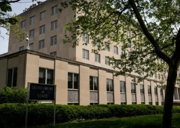 Studentja nga Kosova flet për abuzimin në programin mësimor në SHBA: Na u premtua ëndrra amerikane, por përfunduam në..