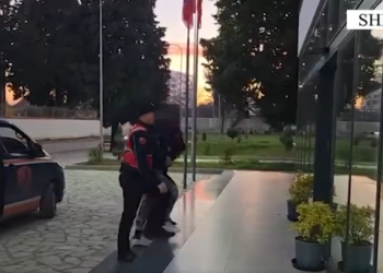 Djegia e qëllimshme e dy automjeteve në Shkodër, zbardhet ngjarja, arrestohet autori