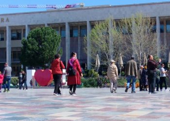 Europianët zgjedhin Shqipërinë për festat e dhjetorit/ Tur‑operatorët: Ndikojnë çmimet e ulëta dhe linjat direkte