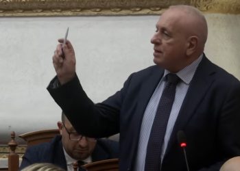 Seanca/ Tritan Shehu kërkon që të bllokohet shitja e fotoksinës në farmacitë bujqësore: Çdo vit humbasim dhjetëra të rinj prej saj