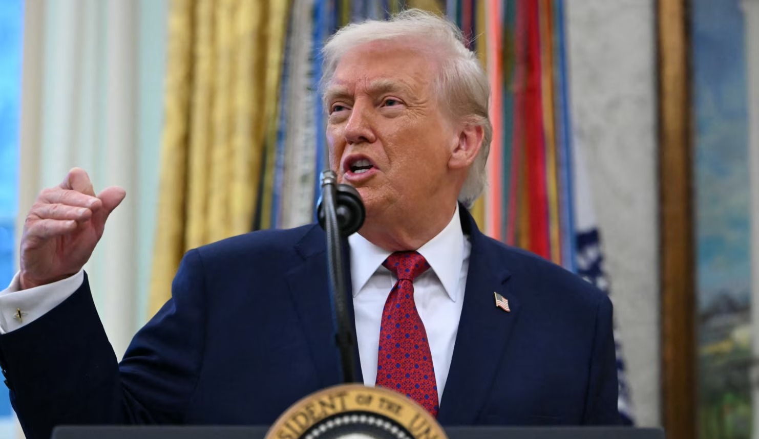 Trump  Do ishte veprim i mençur nëse Maduro largohet vetë nga pushteti  I takon atij të vendosë 