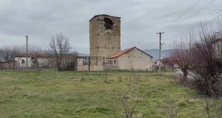 Monumenti i kulturës rrezikon të shembet  Kulla e Turanit në Korçë braktiset nga autoritetet