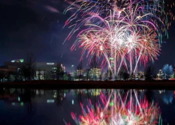 Mbërrin 2026! Festohet Viti i Ri në ishullin e vogël në Paqësor