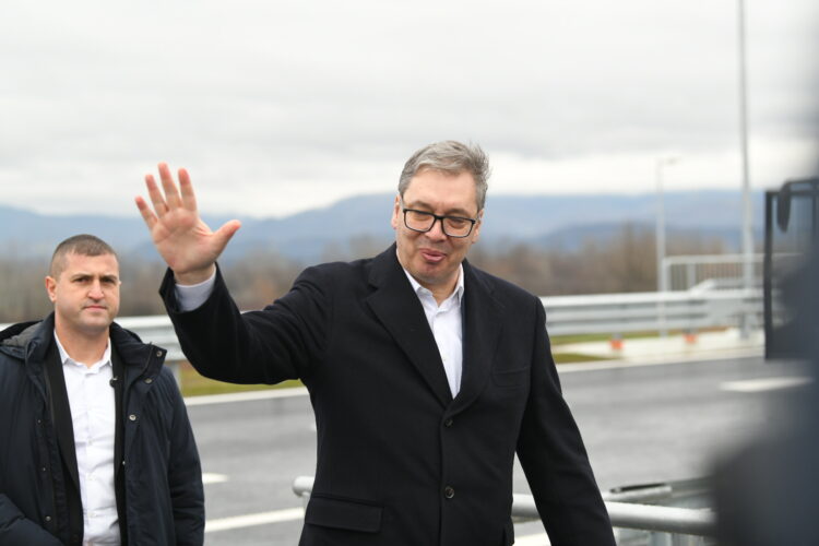 Serbët drejt kutive të votimit në vitin 2026  Vuçiç plotëson kërkesën për zgjedhje të parakohshme