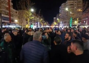 Vlora pa ujë për ditë të tëra, qytetarët rikthehen në protestë: Nesër përballë Bashkisë