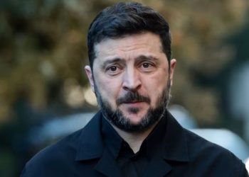 Zelensky kërkon paqe të “dinjitetshme” në prag të takimit mes zyrtarëve amerikanë e ukrainas në Berlin