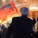 Tensione në protestën e opozitës, hidhen molotovë drejt Kryeministrisë! Berisha tund flamurin kuqezi