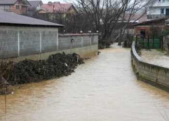 Pasojat nga moti i keq, shtyhet rinisja e procesit mësimor në zonat e përmbytura në Kosovë