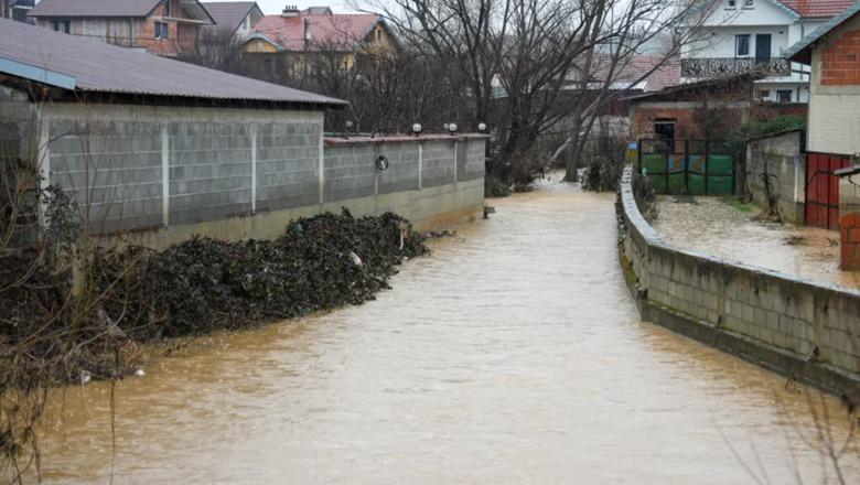 Pasojat nga moti i keq  shtyhet rinisja e procesit mësimor në zonat e përmbytura në Kosovë